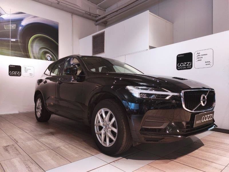 VOLVO XC60 (2017-->) XC60 B4 (d) AWD Geartronic Momentum - Cozzi